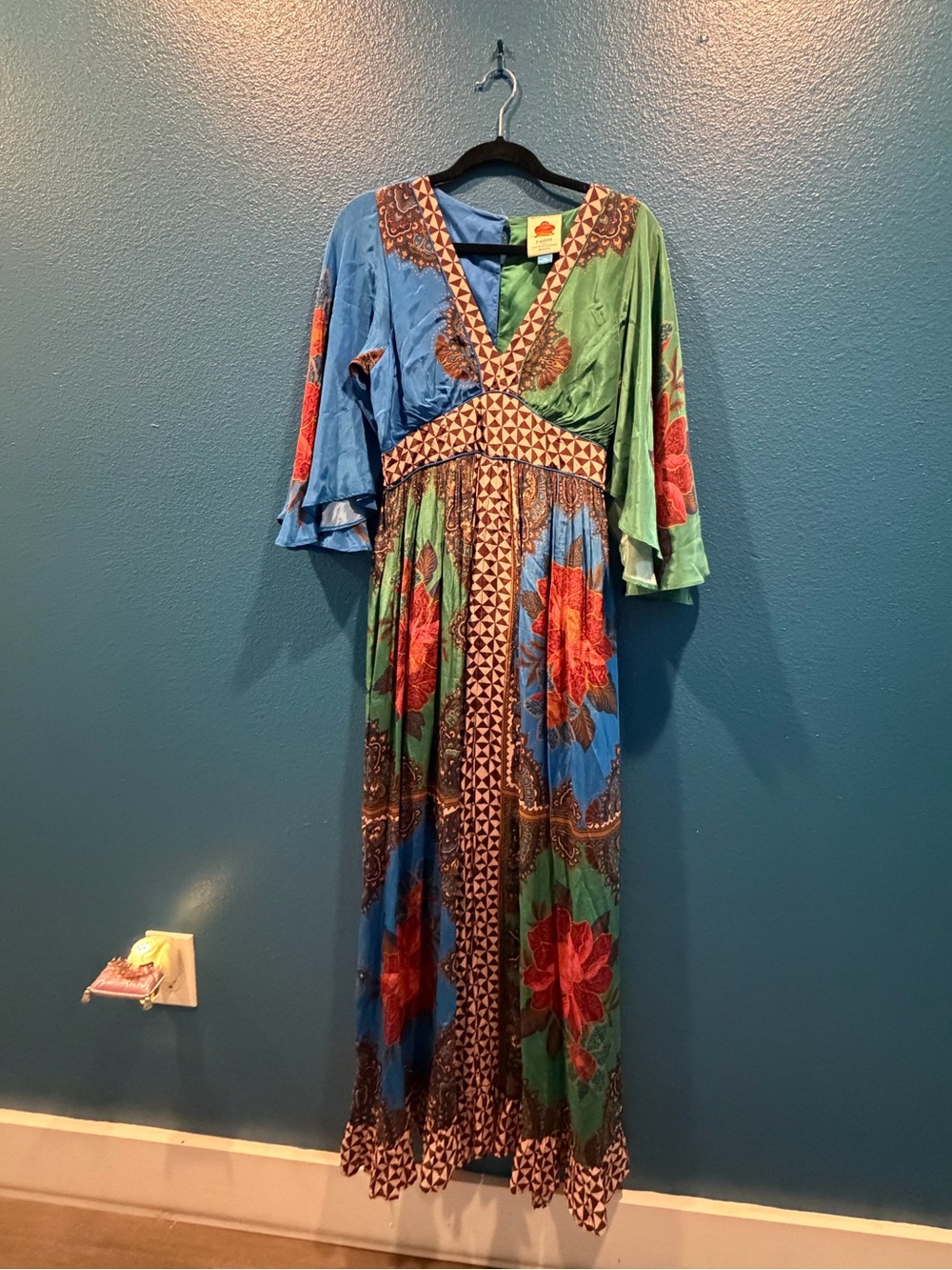 Farm Rio bell sleeve gorgeous dress